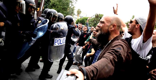 El juez no ve 'muros humanos' el 1-O en colegios de Barcelona y descarta que los votantes 'acometieran' contra la Policía