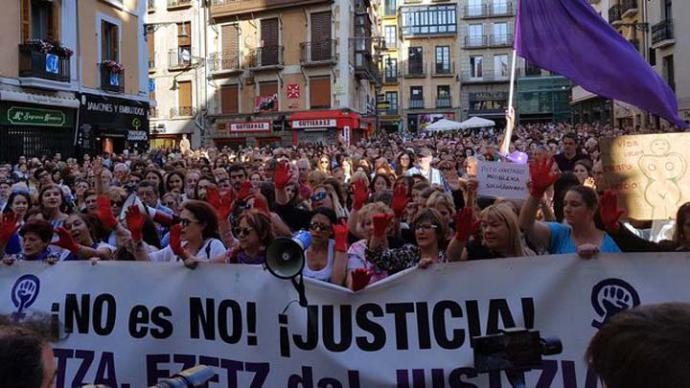 Concentración en Pamplona contra la puesta en libertad de 'la manada'.