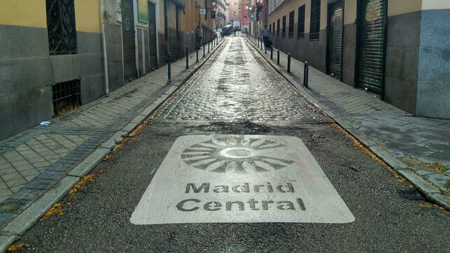 Uno de los accesos a Madrid Central, en el primer día de restricción del tráfico. SOFÍA PÉREZ MENDOZA