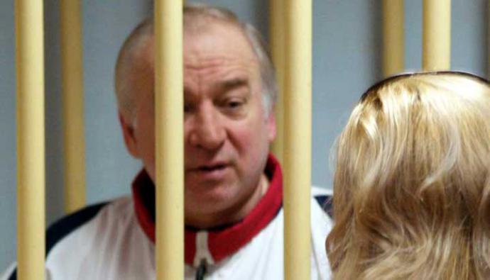 Serguéi Skripal y su hija Yulia se debatían entre la vida y la muerte tras ser hallados inconscientes en un banco en las calles de la ciudad inglesa de Salisbury, en el sudoeste de Inglaterra