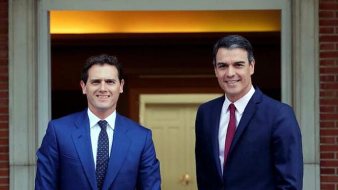 Rivera (i) y Sánchez