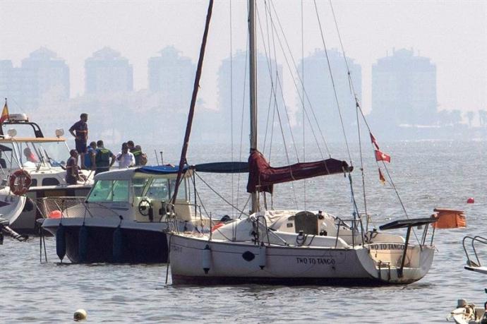 Mueren el instructor y su alumna tras estrellarse un avión de enseñanza del Ejército del Aire en el Mar Menor