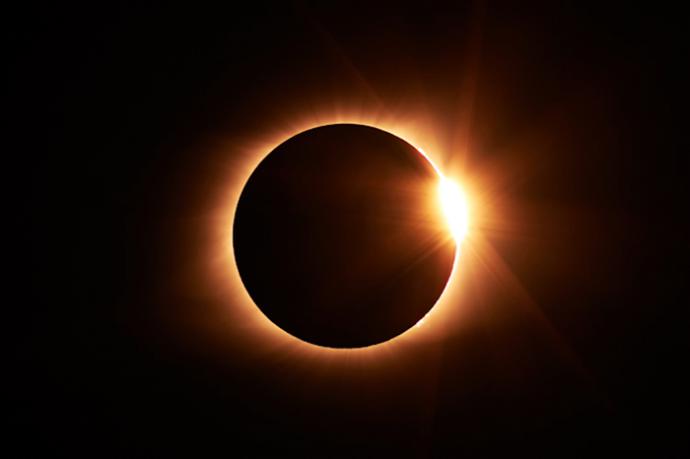 Celeste El Nefelibata. Relato ante el eclipse del 12 de agosto