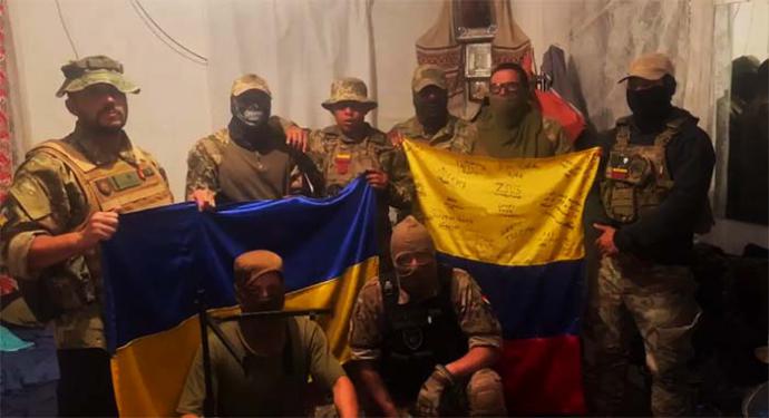 [Mercenarios colombianos en Ucrania (Foto: DiarioRed)]
