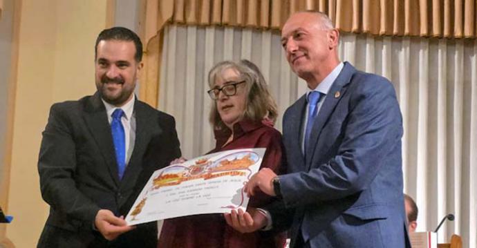 Ana Garrido, ganadora, y Manuel Laespada, mención de honor
