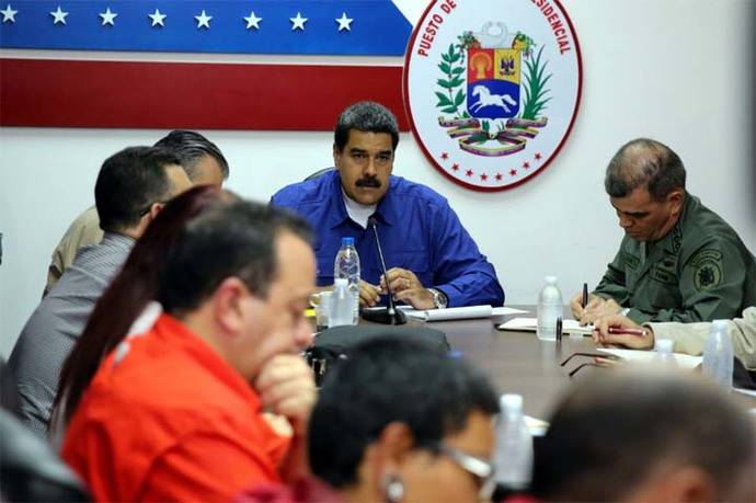 Maduro activa plan para responder a amenazas de Estados Unidos