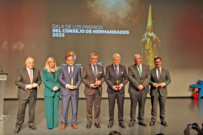 El Consejo de Hermandades de Sevilla entregó sus Nazarenos en la Gala de los Premios de Periodismo, Fotografía e Investigación