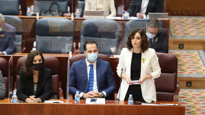 La presidenta de la Comunidad de Madrid, Isabel Díaz Ayuso, durante el pleno de este jueves.