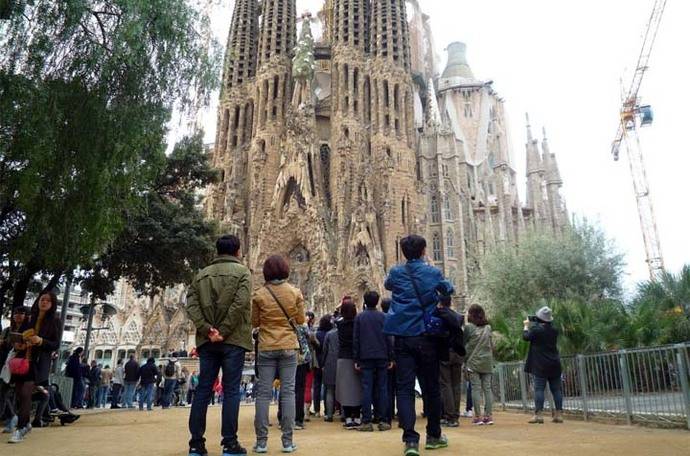 Turistas en Barcelona (imagen de archivo)