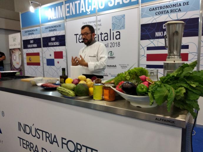 El chef Carlos Parra cocinó en Brasil