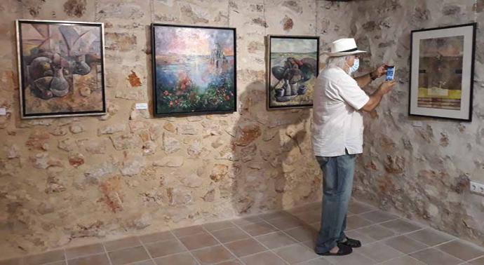 Inaugurada la Exposición Colectiva de Artes Plásticas “Aires Manchegos” en Mota del Cuervo (Cuenca)