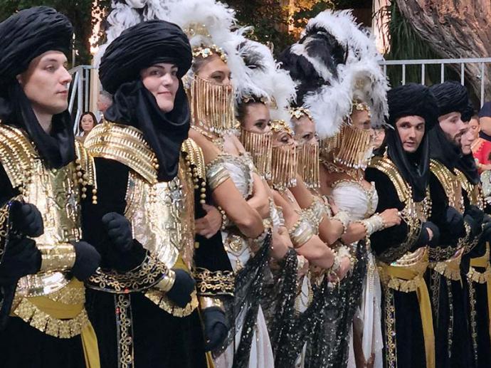 Moros y cristianos nunca se entendieron mejor que en su fiesta en Murcia