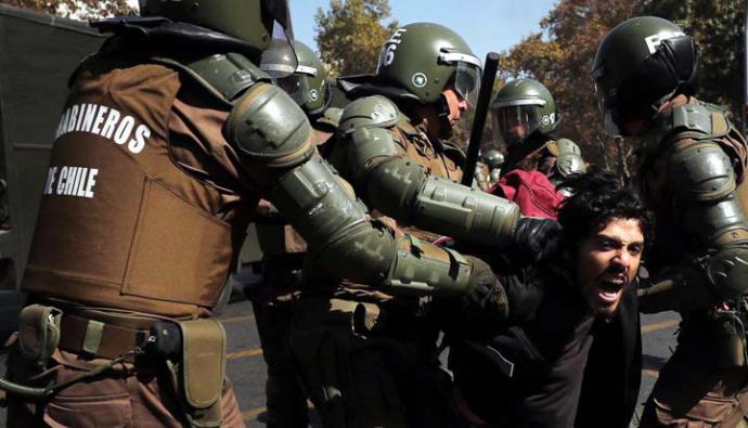 Chile: Más de 100 mil estudiantes marchan por el fin del lucro