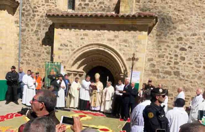 Con la apertura de la Puerta del Perdón comenzó el Año Jubilar Lebaniego