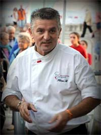 El chef Floren Bueyes dirigió uno de los talleres.   
