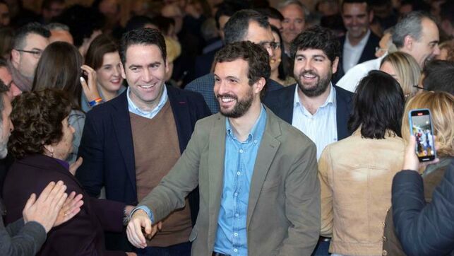 Casado equipara los talleres 'sobre toros' con la educación en diversidad e igualdad para justificar el veto parental