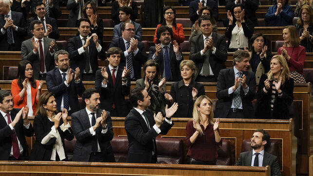 La estrategia de oposición de Pablo Casado reabre las tensiones en el PP: FAES vs los barones