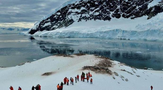 Dr. Juan Francisco Salazar: “Creo que las ciencias sociales tienen un rol muy importante que hacer en el estudio de la Antártica”