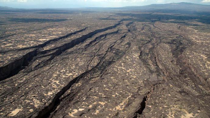 Una grieta en el desierto de Etiopía sobre la cual los científicos están centrando sus estudios en estos momentos. 