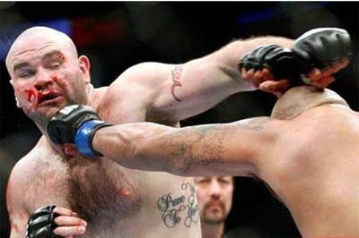 Exluchador de la UFC fallece tras pelea de boxeo