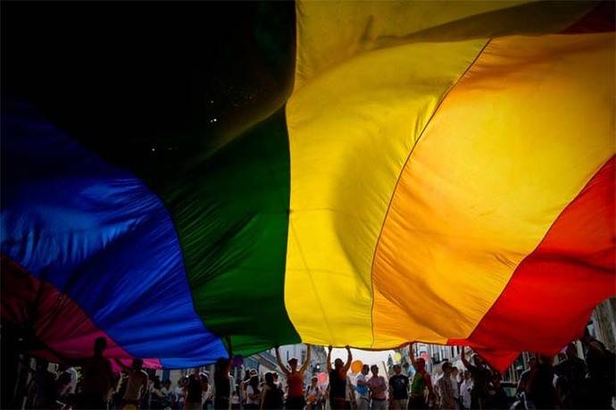 Corte europea condena a Rusia por ley que reprime 'propaganda homosexual'