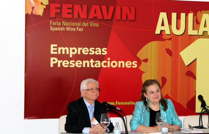 Ponencia literaria de José López Martínez en la Feria Nacional del Vino