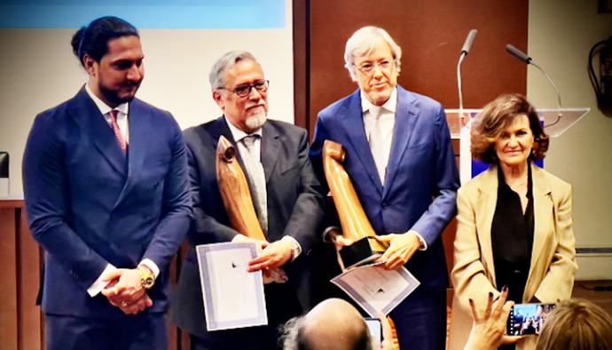 Elena Poniatowska y Alejandro Roemmers, Premios Ernesto Cardenal en Literatura y en Concordia y Derechos Humanos, en la Biblioteca Nacional
