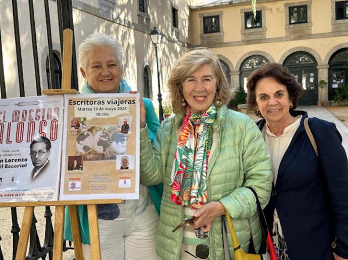 'Escritoras viajeras' Carmen Mejía, M. Antonia García de León, Gloria Nistal y Julia Sáez-Angulo. Mesa redonda en el Ateneo Escurialense