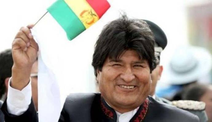 Evo Morales no quiere que colegios de Bolivia lleven nombres extranjeros
