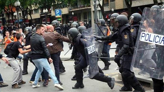 Fotos como esta hicieron mucho daño a la imagen de España...