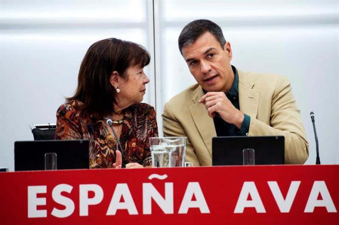 Sánchez dice que si las pensiones estuviesen en manos de Podemos no dormiría