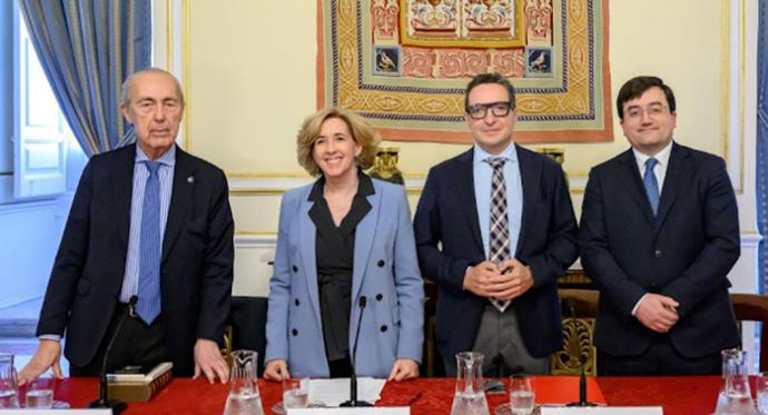 Luis Alberto De Cuenca recibe el premio de Poesía Reina Sofía en Palacio Real