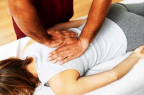 La fisioterapia puede mejorar la calidad de vida en casos de escoliosis