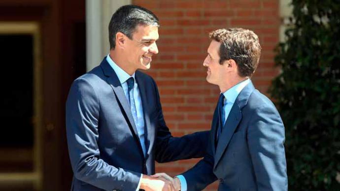 El PP ya prepara el contraataque por si Casado es imputado: desviar el foco hacia la tesis doctoral de Pedro Sánchez