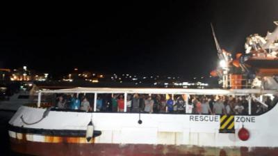 Desembarcan en Lampedusa los 83 migrantes del Open Arms