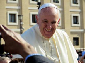 El Papa bendice a las parejas homosexuales (Como a los coches, los gatos o las plantas)