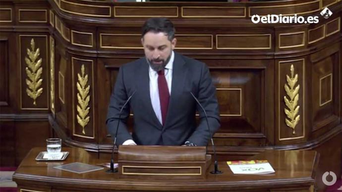 El líder de Vox, Santiago Abascal durante su intervención durante la moción de censura de su partido al gobierno de coalición en el Congreso de los Diputados este miércoles.(captura de pantalla)