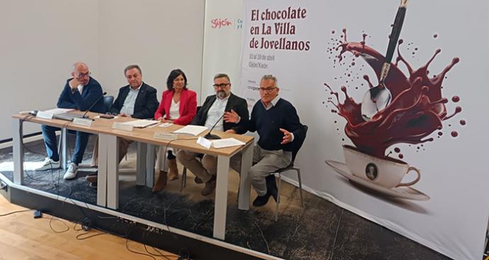 Gijón rinde homenaje al chocolate a la taza como símbolo de su identidad cultural