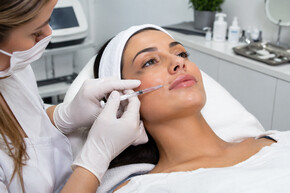 Propiedades reológicas y dinamismo facial: cómo los profesionales eligen geles de ácido hialurónico