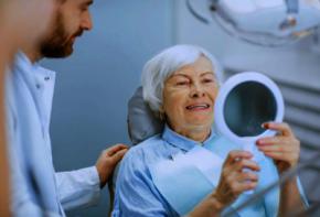 Implantes dentales que mejoran la funcionalidad y la estética oral de pacientes