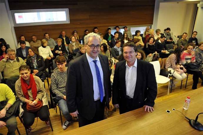 El biólogo molecular José Miguel Mulet habló sobre “los miedos alimentarios” en el Colegio de Médicos.