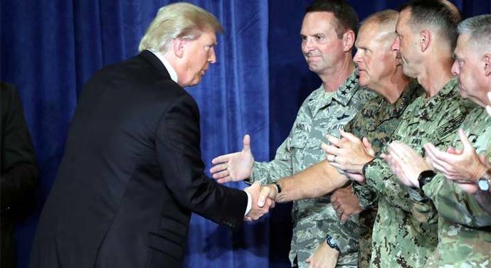 Trump anuncia cambios tácticos en Afganistán y se abre a un posible acuerdo político