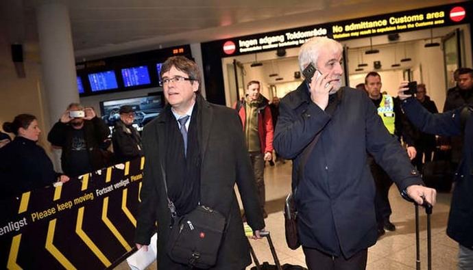 Puigdemont llega a Dinamarca pese al aviso de que la Fiscalía pediría su detención