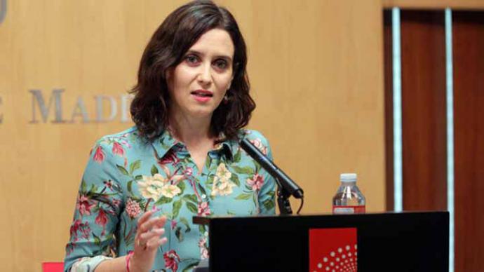 Ayuso insiste en desmarcarse del veto parental de Vox: 'Los problemas de la educación no están en esto'