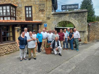 La Cofradía de los Cocidos de Cantabria visita el pueblo de Barcenaciones