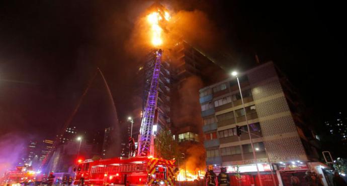 Incendios y saqueos no ceden en Chile cinco semanas después del inicio de estallido social