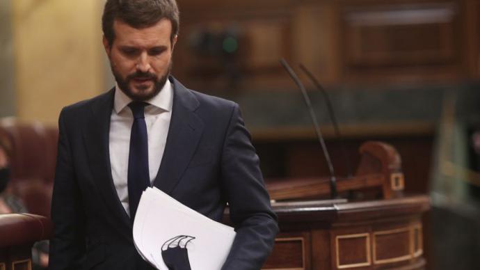 El líder del PP, Pablo Casado, durante su intervención en la segunda sesión del debate de moción de censura presentada por Vox, este jueves en el Congreso. 