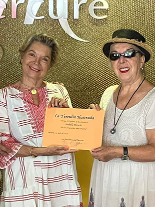 Isabelle Hirschi, Fotógrafa Suiza, Recibe El Diploma De Excelencia De La Tertulia Ilustrada