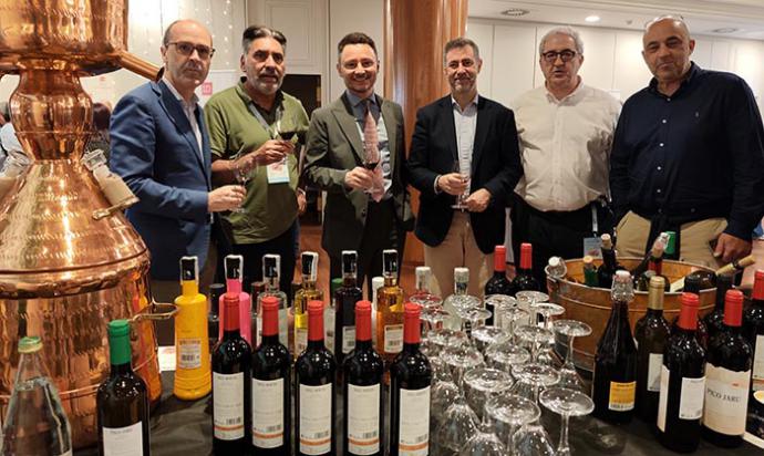 Ochenta bodegas de España e Italia presentes en la feria “Cantabria Vinos” celebrada en Santander