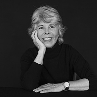 María Belmonte Presenta «Almas Libres y Joviales» En La Librería Ivorypress De Madrid